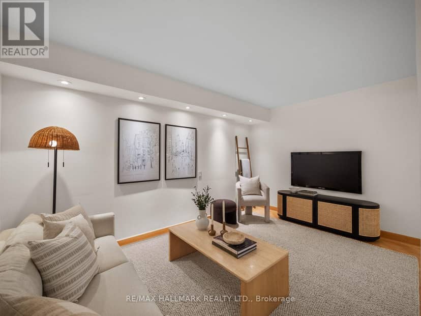 305 - 25 George Street — photo 22 of 40