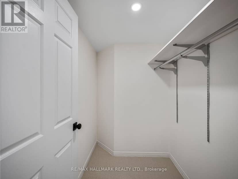 305 - 25 George Street — photo 27 of 40