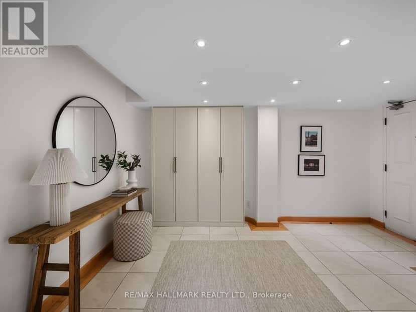 305 - 25 George Street — photo 3 of 40