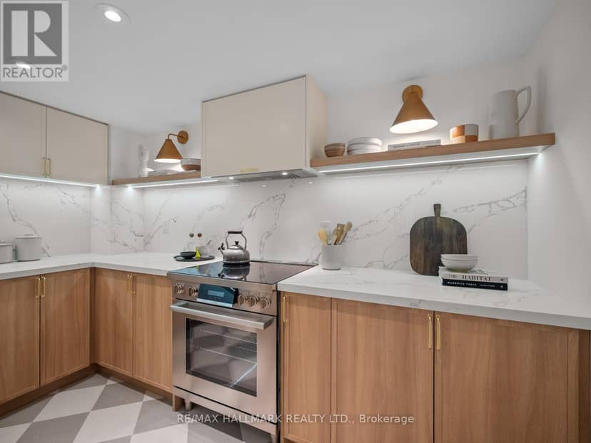 305 - 25 George Street — photo 8 of 40