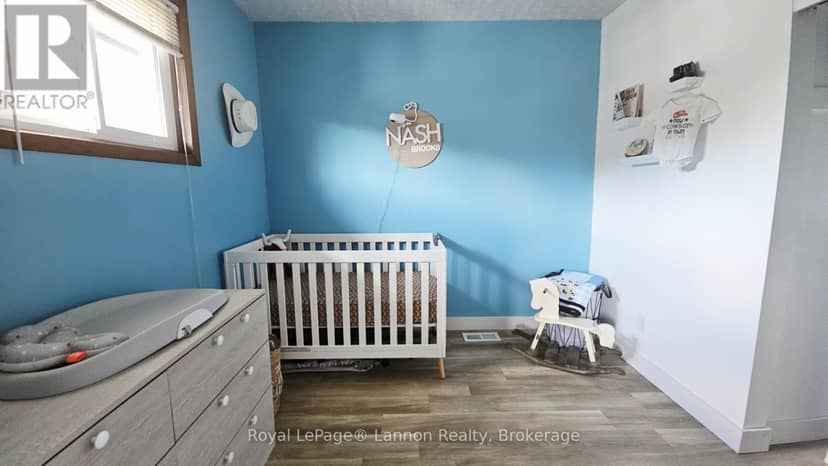 295 Cowan Street — photo 9 of 15