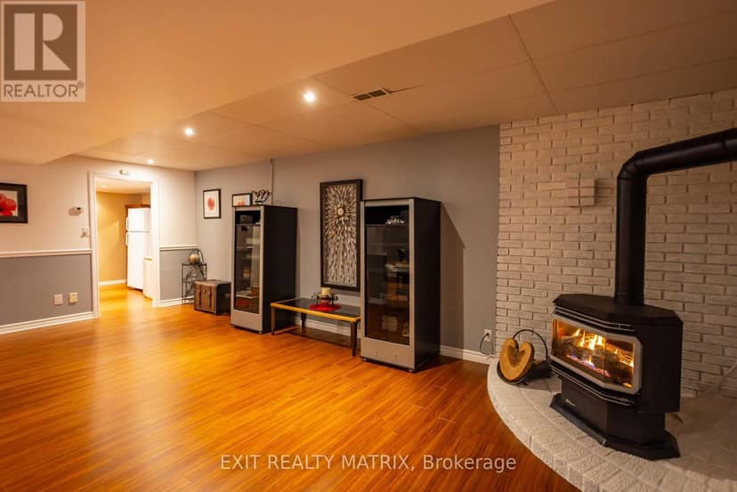 5 Gold Crescent — photo 26 of 39