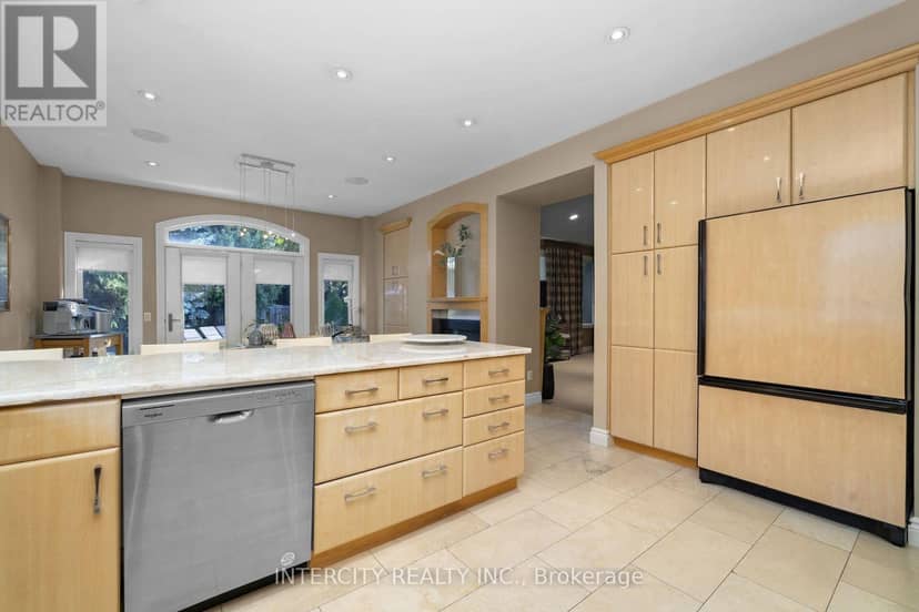 59 Kimber Crescent — photo 11 of 40