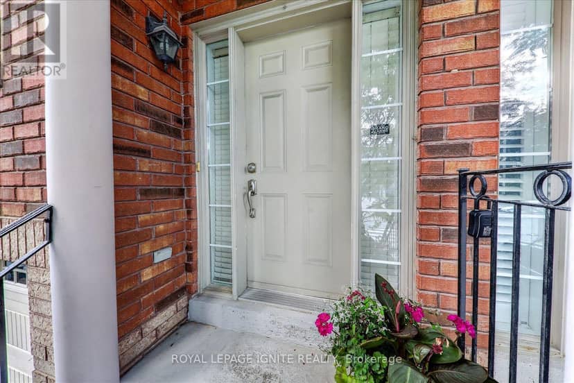 9 - 8032 Kipling Avenue, Vaughan, photo 4
