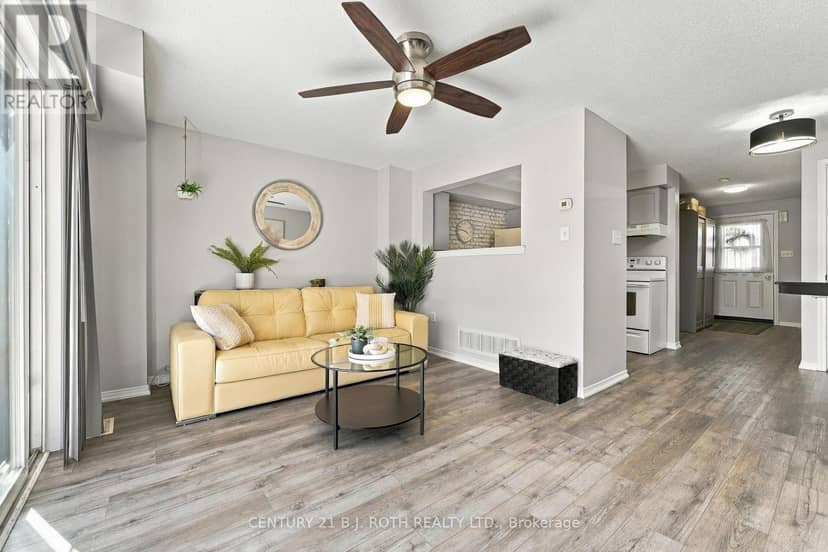 75 Courtney Crescent — photo 10 of 37