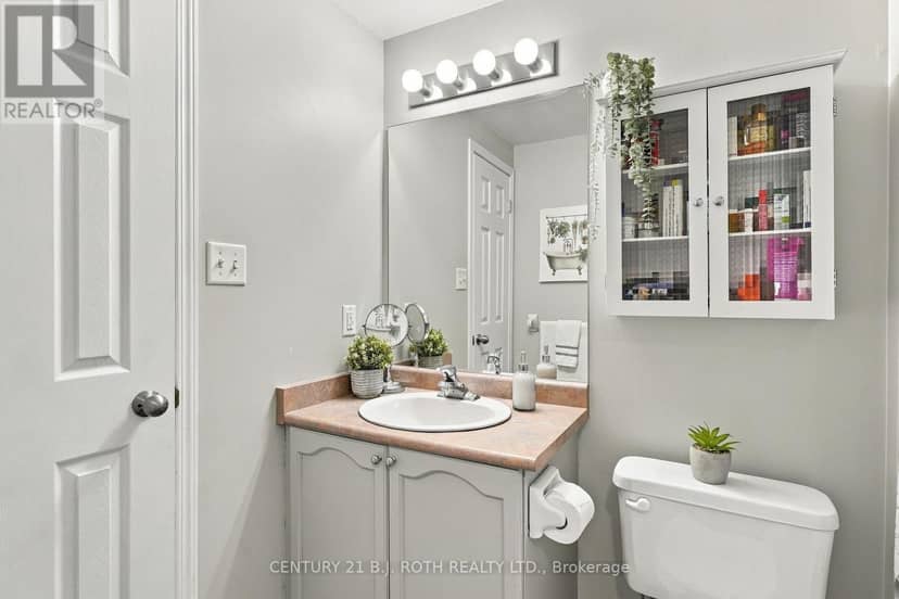 75 Courtney Crescent — photo 19 of 37