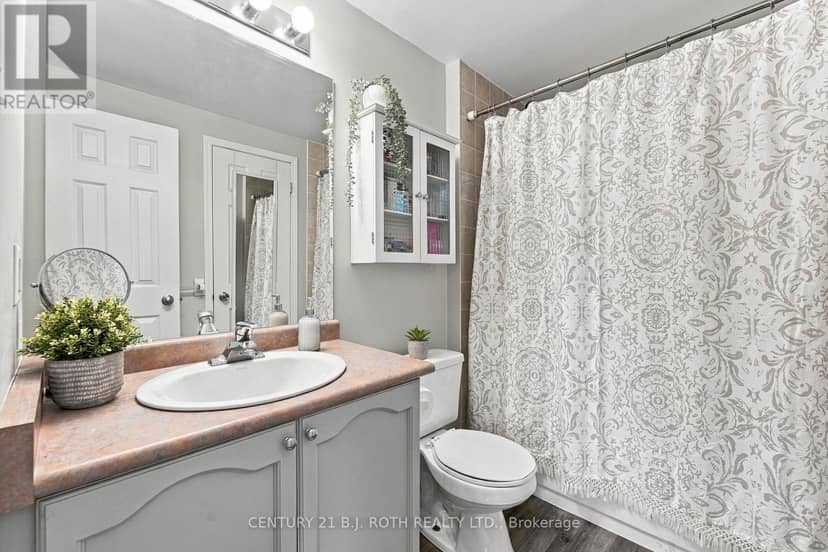75 Courtney Crescent — photo 20 of 37