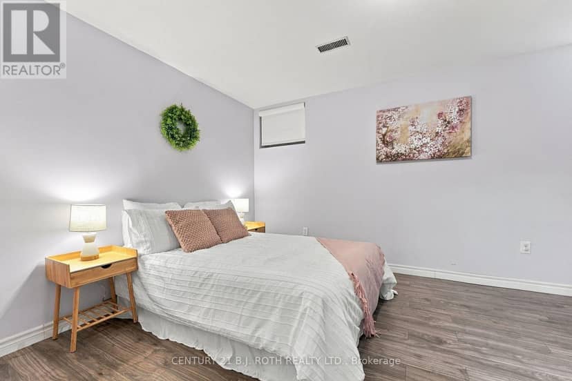 75 Courtney Crescent — photo 24 of 37