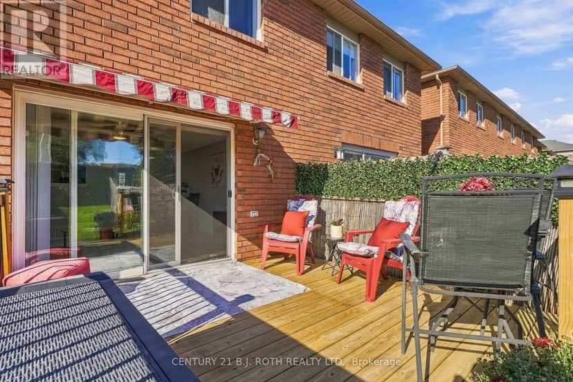 75 Courtney Crescent — photo 31 of 37