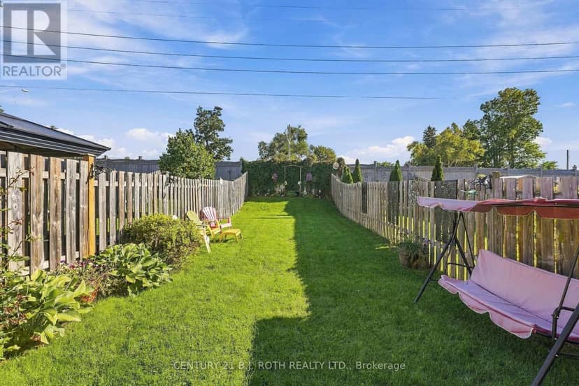 75 Courtney Crescent — photo 32 of 37