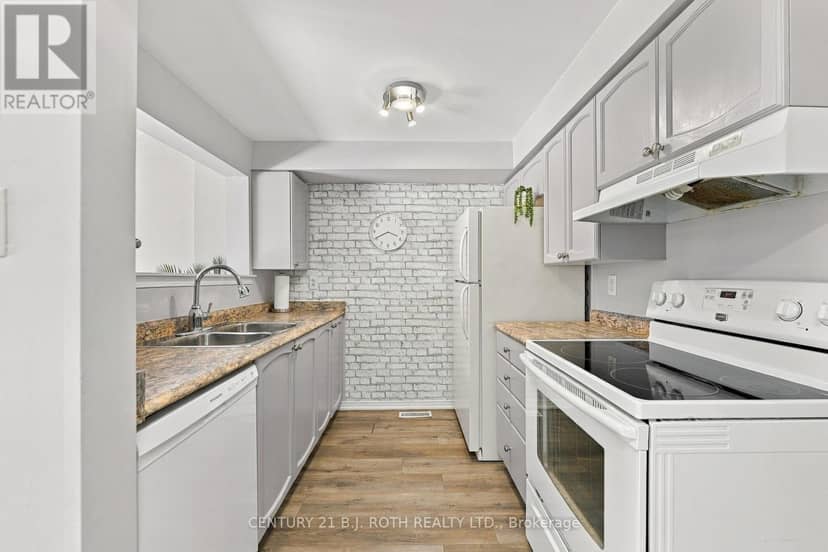 75 Courtney Crescent — photo 5 of 37