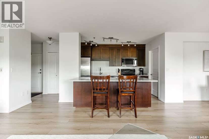 409 902 Spadina CRESCENT E — photo 12 of 40