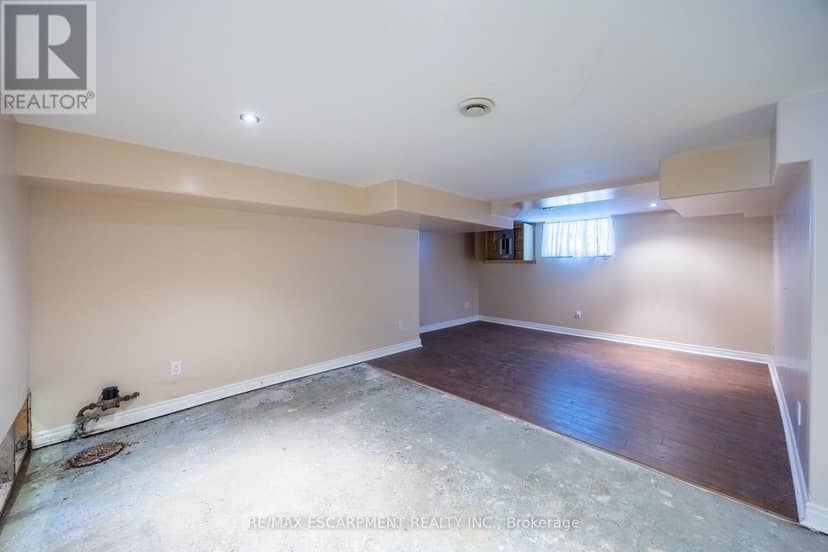 14 Carrick Street — photo 19 of 36