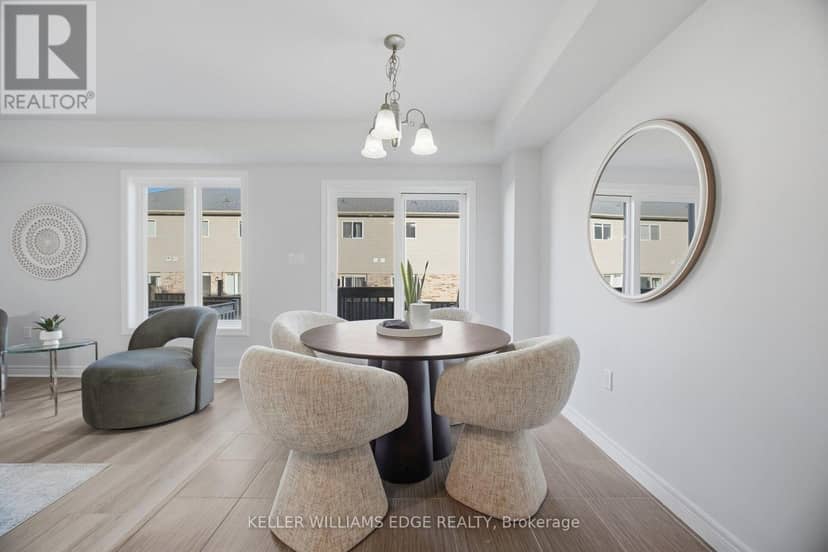 98 Bloom Crescent — photo 11 of 39