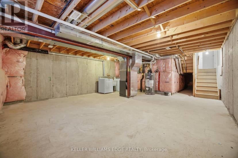 98 Bloom Crescent — photo 35 of 39