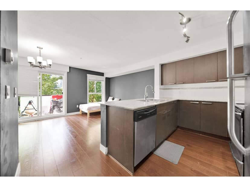 201 13883 LAUREL DRIVE, Surrey, photo 5