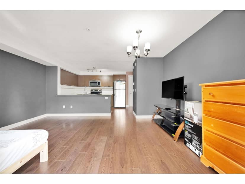 201 13883 LAUREL DRIVE, Surrey, photo 4