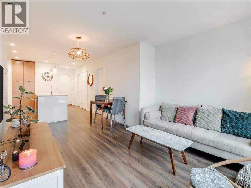 406 108 E 8TH STREET, North Vancouver, photo 2