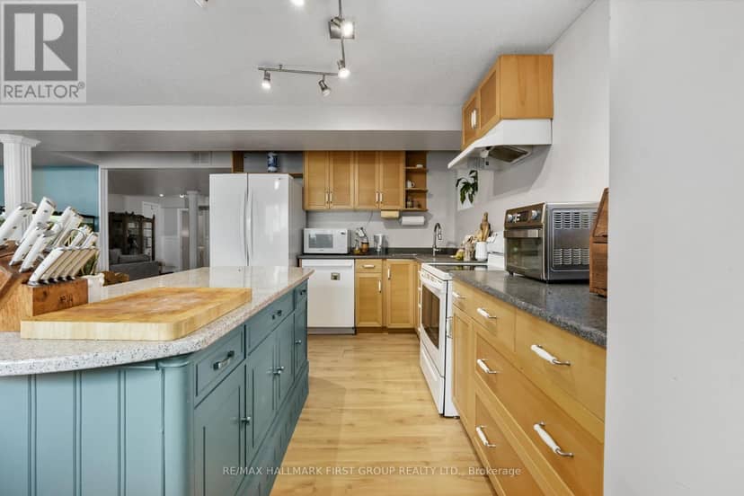 23 Huffman Avenue — photo 32 of 40