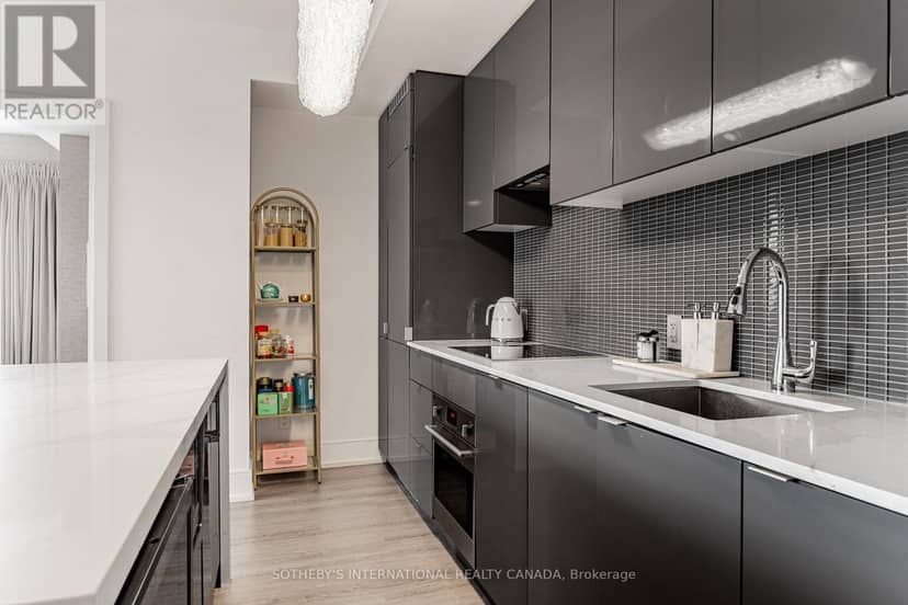 4511 - 7 Grenville Street — photo 6 of 27