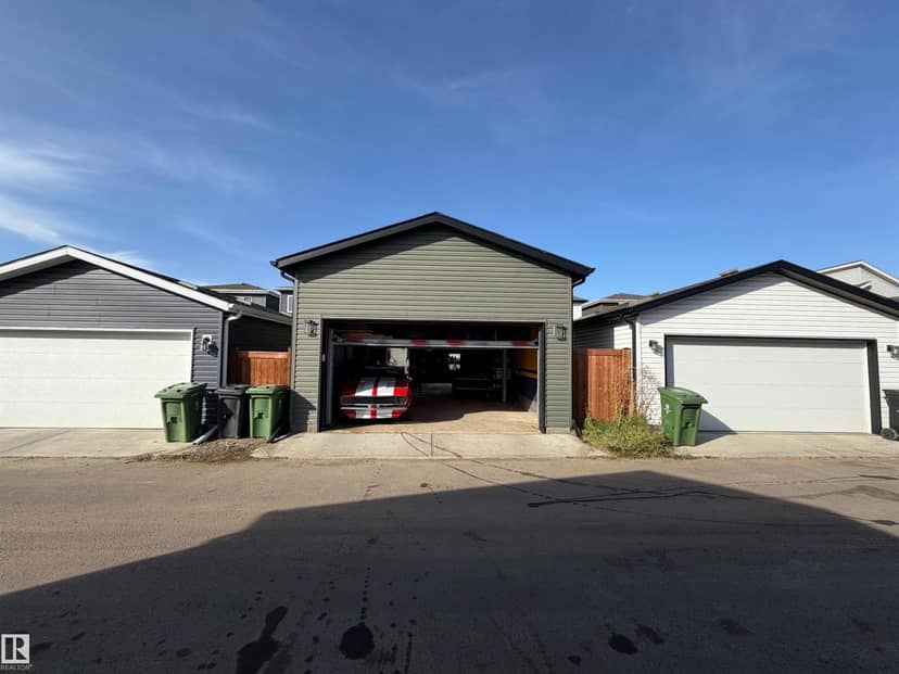595 Meadowview Dr, Fort Saskatchewan, photo 2