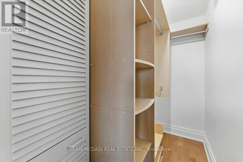 1605 - 2045 Lake Shore Boulevard W — photo 23 of 39
