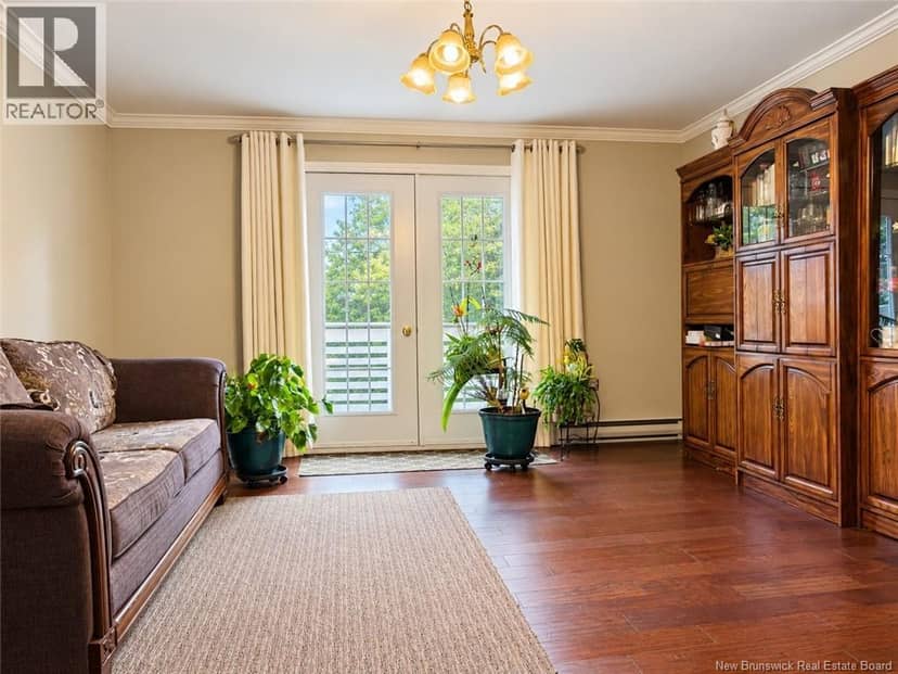 45 Jessiman Boulevard — photo 11 of 40