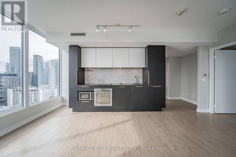 3203 - 85 Wood Street — photo 14 of 40