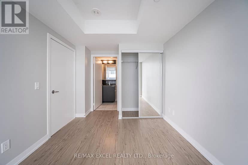 3203 - 85 Wood Street — photo 20 of 40