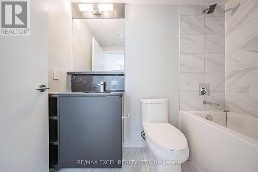 3203 - 85 Wood Street — photo 24 of 40