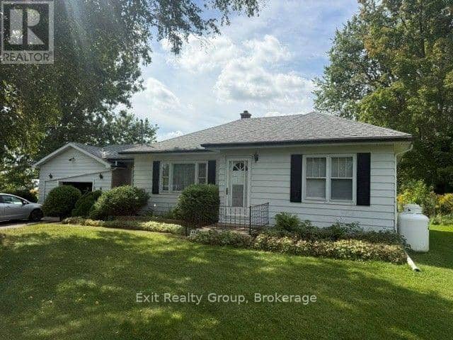 593 County Rd 28, Prince Edward County, photo 3