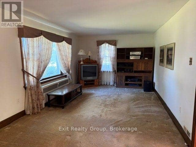 593 County Rd 28, Prince Edward County, photo 6