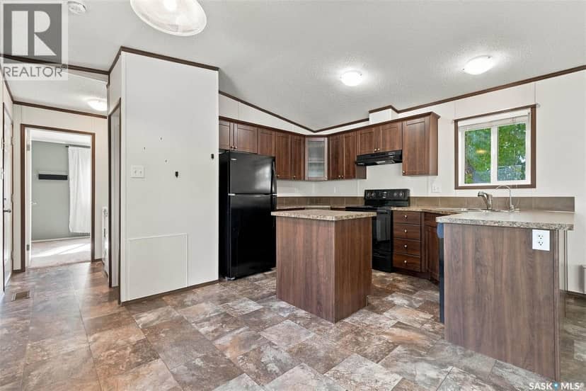 20 Empress AVENUE — photo 11 of 28