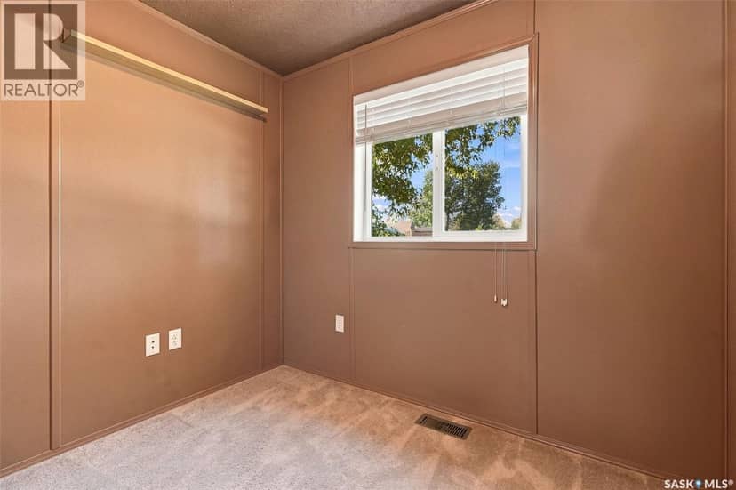 20 Empress AVENUE — photo 19 of 28
