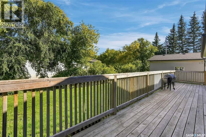 20 Empress AVENUE — photo 24 of 28