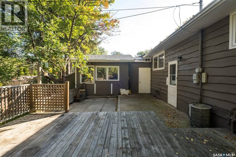690 Eastwood STREET — photo 32 of 37