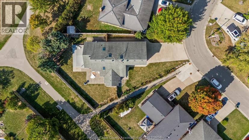 1467 Guildwood Crescent — photo 4 of 40