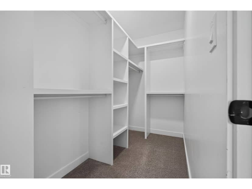 11207 75 AV NW — photo 37 of 40