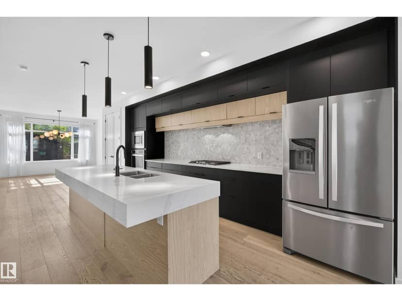 11207 75 AV NW — photo 12 of 40