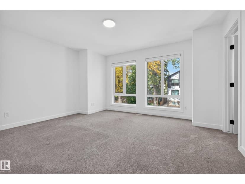 11207 75 AV NW — photo 34 of 40