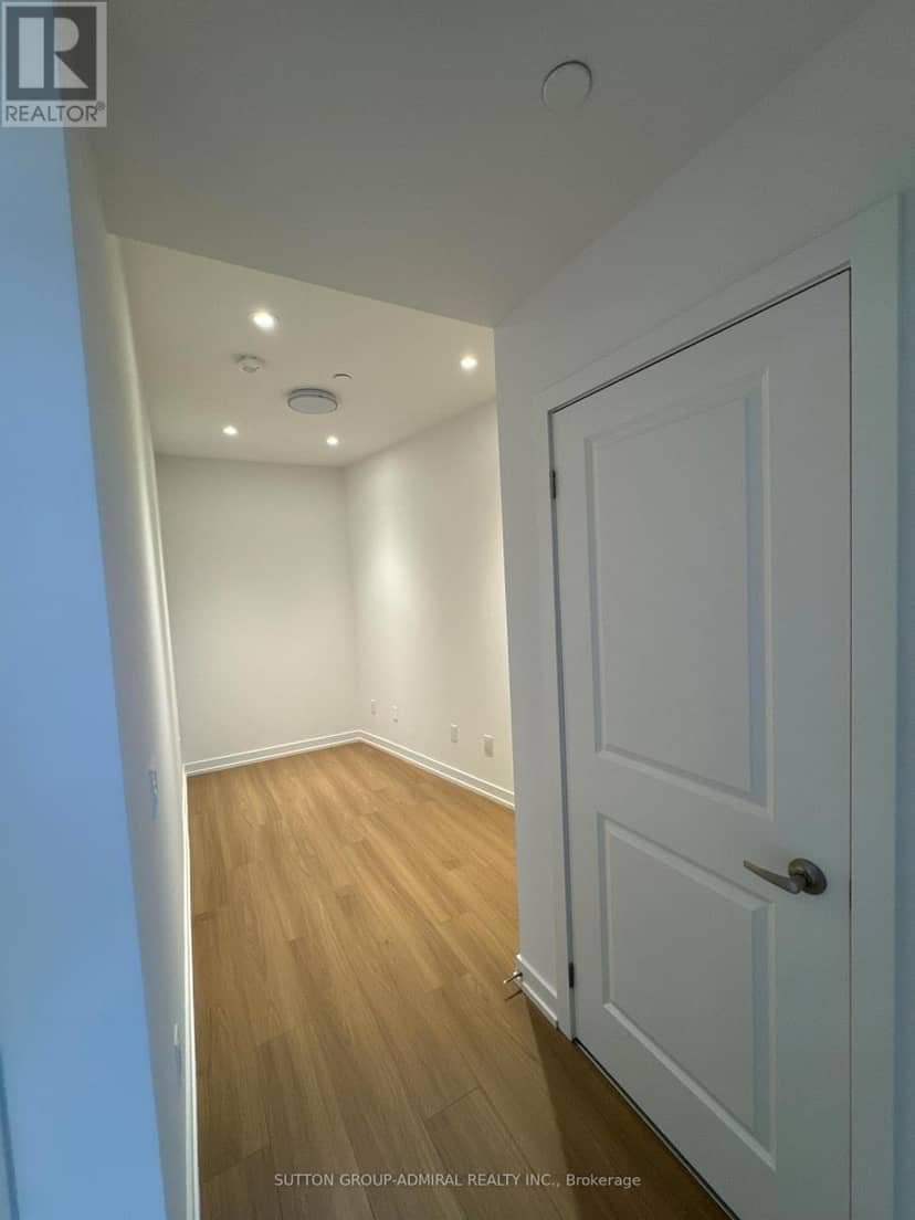 514 - 1010 Dundas Street E — photo 16 of 38