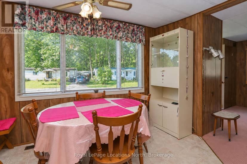 16 Sinclair Avenue S, Wasaga Beach, photo 7