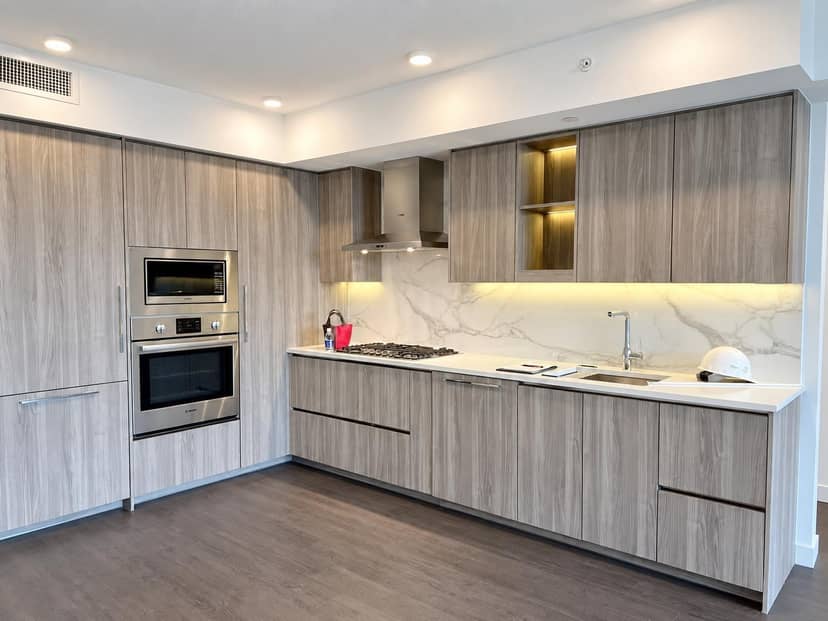 14xx 13768 100 AVENUE, Surrey, photo 2