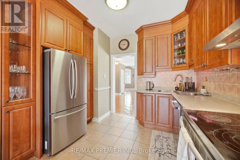 137 Blackthorn Drive — photo 10 of 40