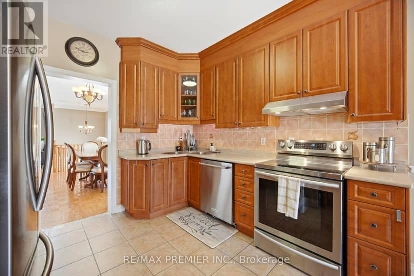 137 Blackthorn Drive — photo 9 of 40