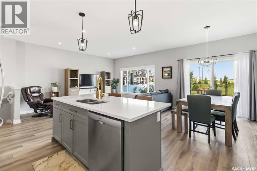 358 Stilling MANOR — photo 11 of 40