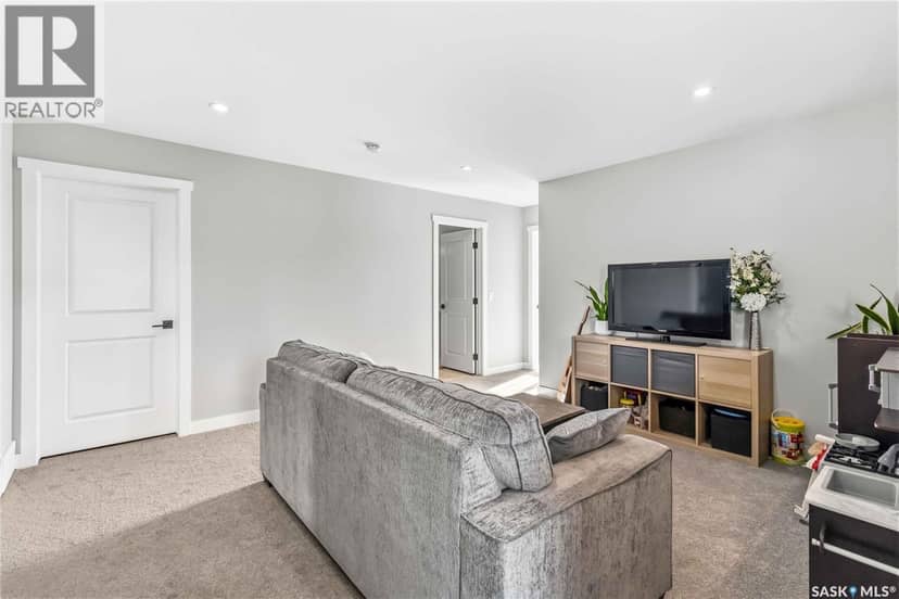 358 Stilling MANOR — photo 30 of 40