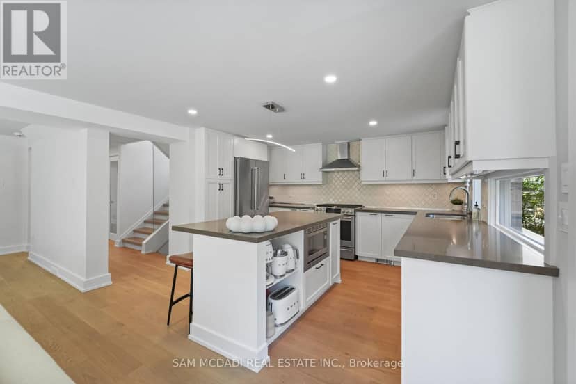 1273 Queen Victoria Avenue — photo 17 of 40