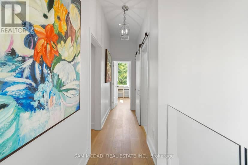 1273 Queen Victoria Avenue — photo 23 of 40