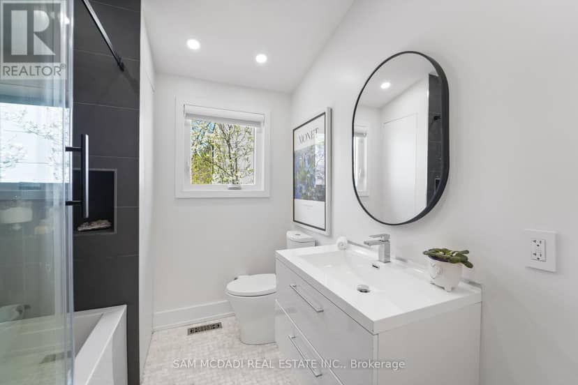 1273 Queen Victoria Avenue — photo 25 of 40
